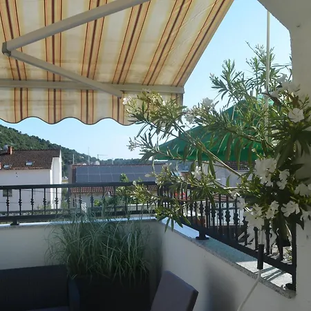 Russo Apartman Tisno