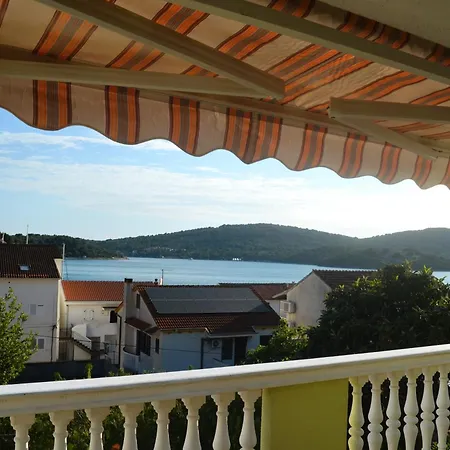 Russo Apartment Tisno